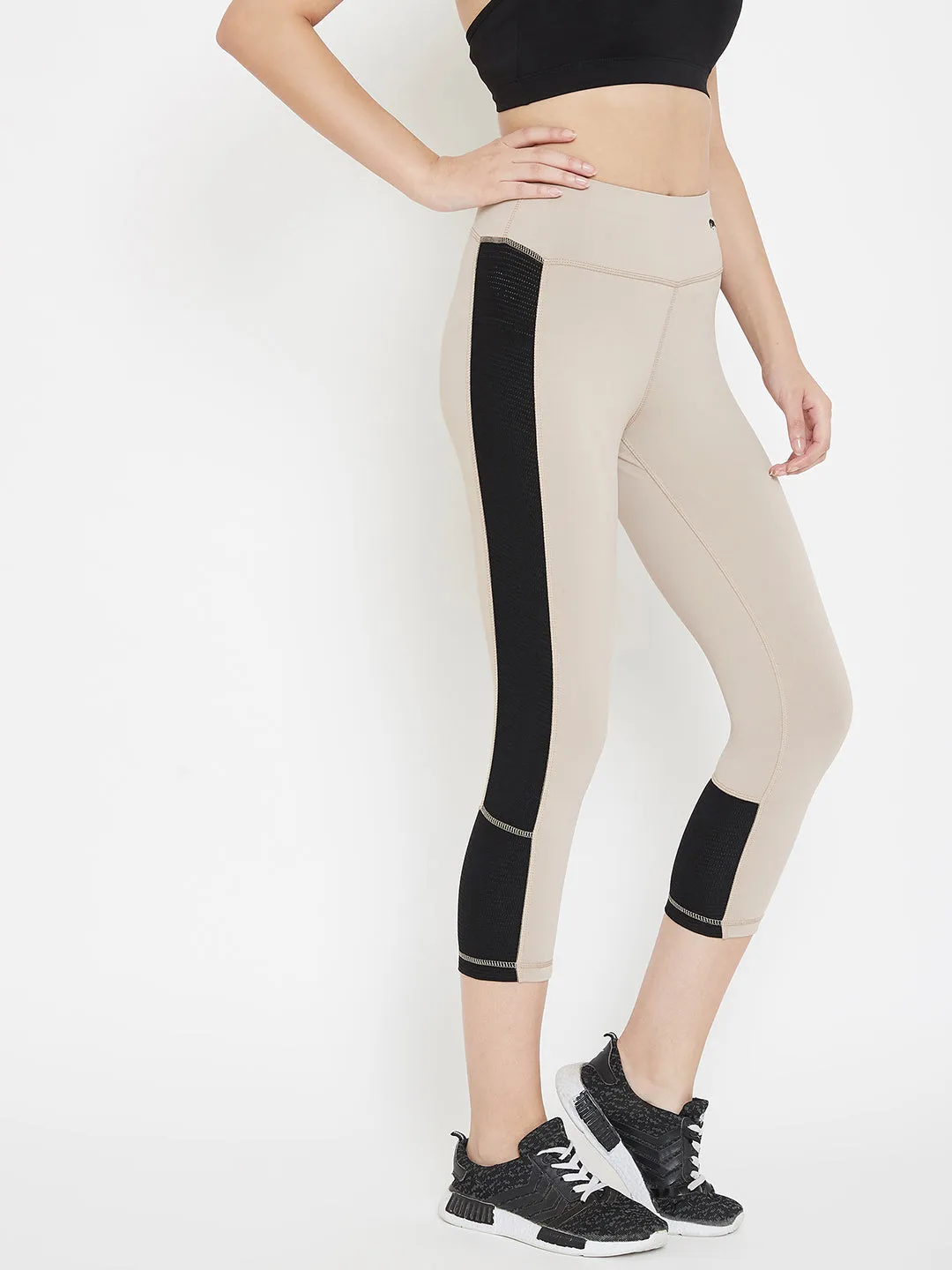 JUMP USA Women Beige & Black Active Wear Tights