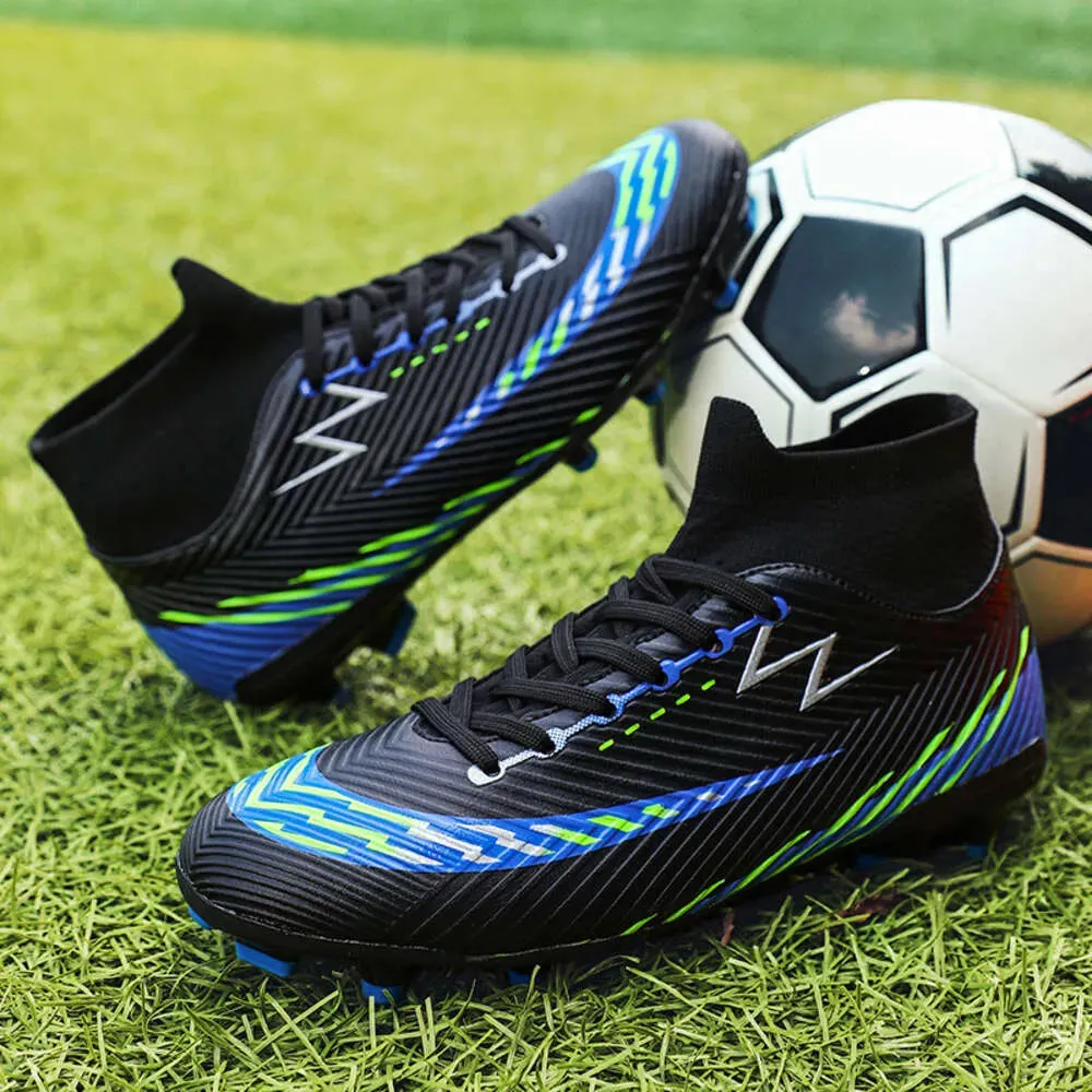 New High Quality Boots TPU Natural Grass Anti slip and Breathable Soccer Match men Football Shoes