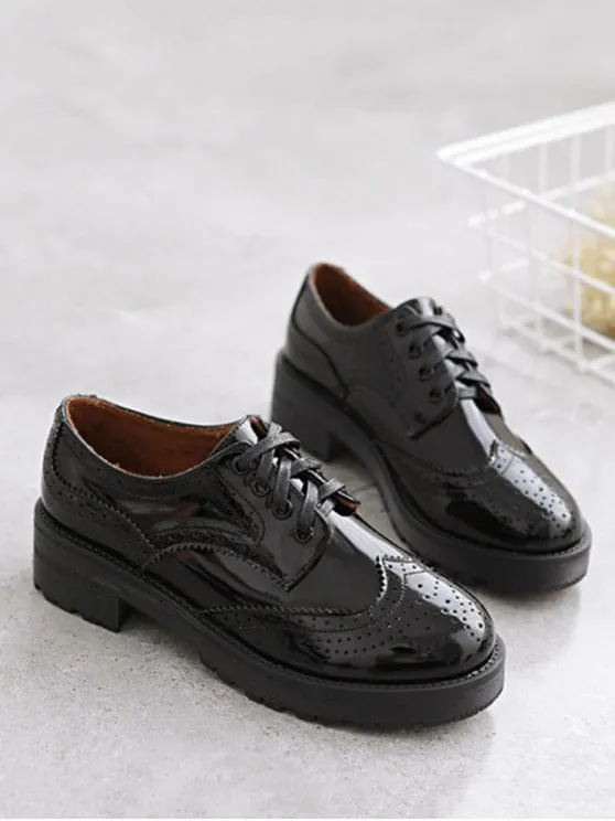 Trendy Wingtip Contrast Color Brogues Flat Shoes